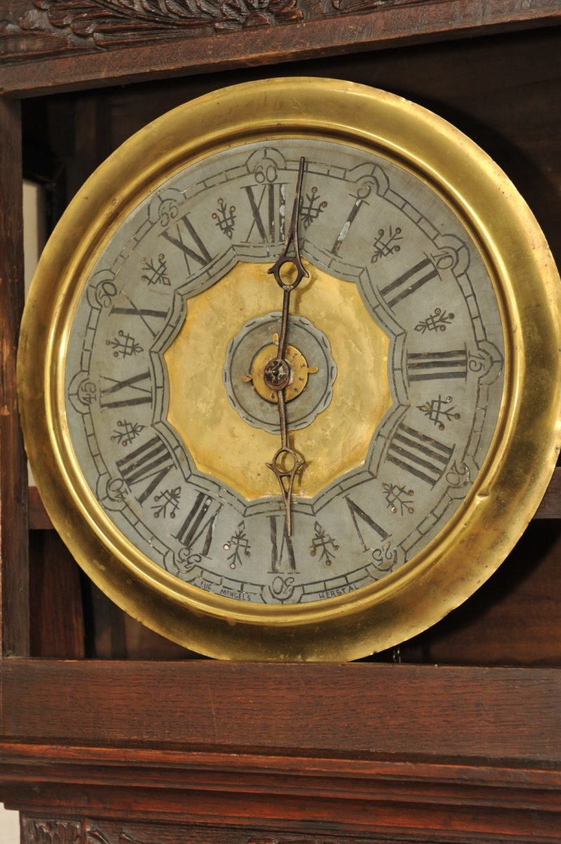 Bodenstanduhr Barock Eiche mit reichem Schnitzdekor