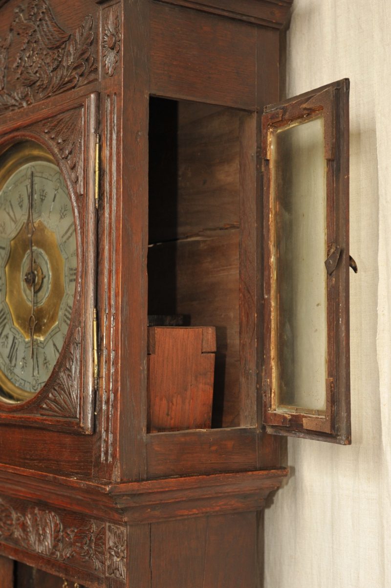 Bodenstanduhr Barock Eiche mit reichem Schnitzdekor