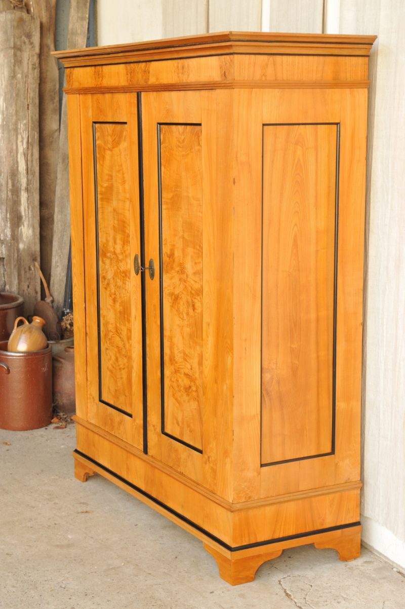 Biedermeier Schrank Dielenschrank Rüster (Ulme) - Antik im Hof