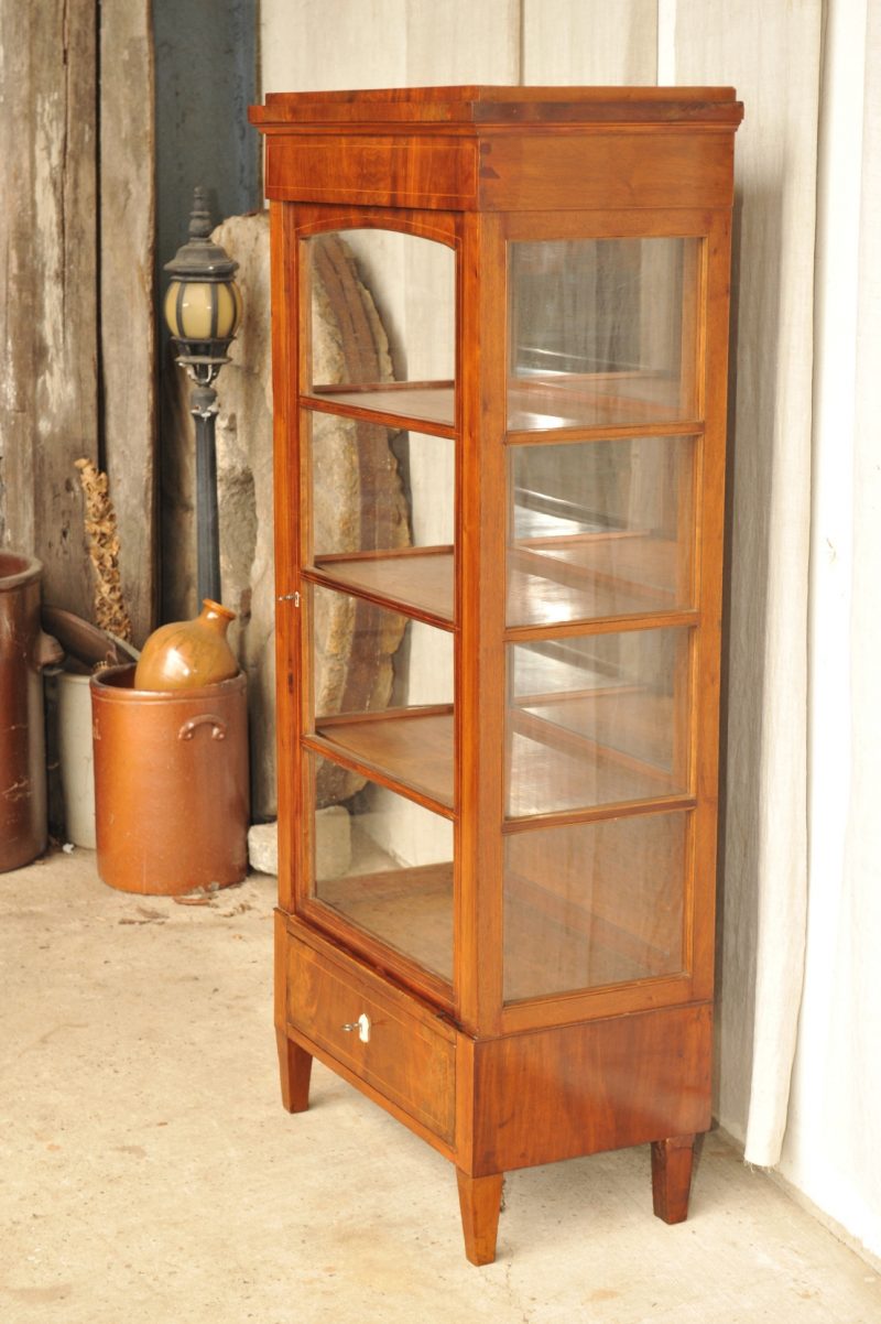 1A Biedermeier Vitrine Mahagoni mit Fadeneinlagen - Antik im Hof