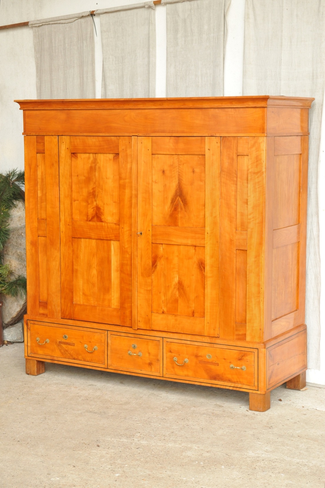 großer_Biedermeier_Kleiderschrank_1396