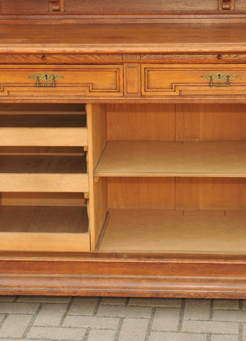 Buffetschrank_Eiche_Gruenderzeit