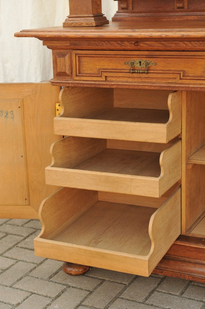 Buffetschrank_Eiche_Gruenderzeit