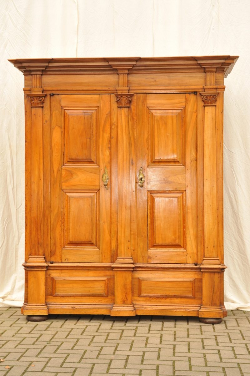 Barockschrank_Nussbaum_2687