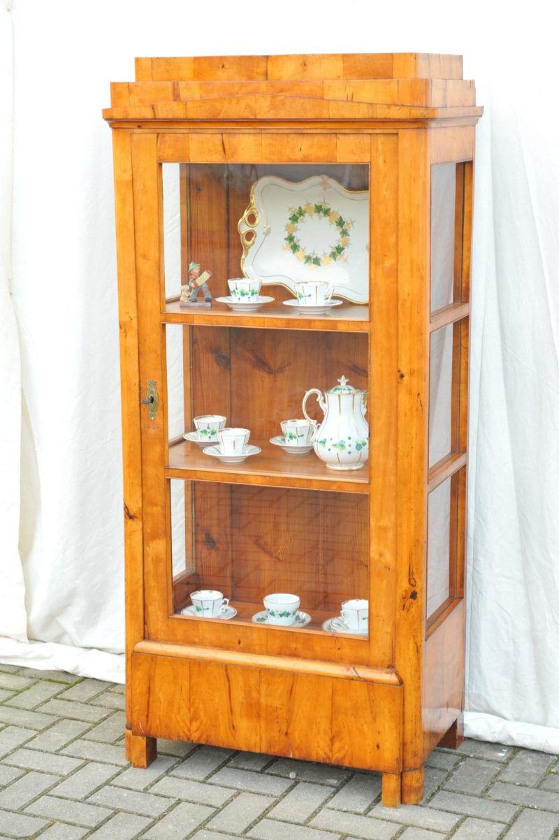 Biedermeier_Vitrine_seitenverglast_2707