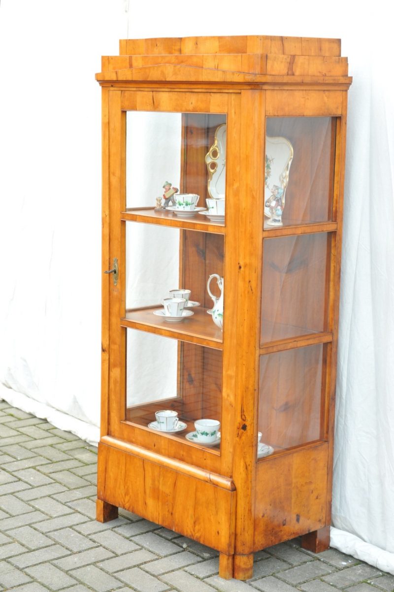 Biedermeier_Vitrine_seitenverglast_2707