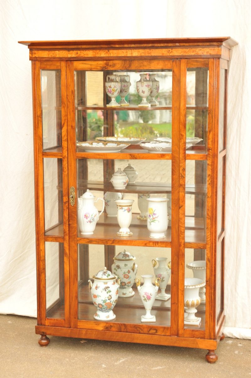 Biedermeier_Vitrine_Wien_Seiten_verglast_2839