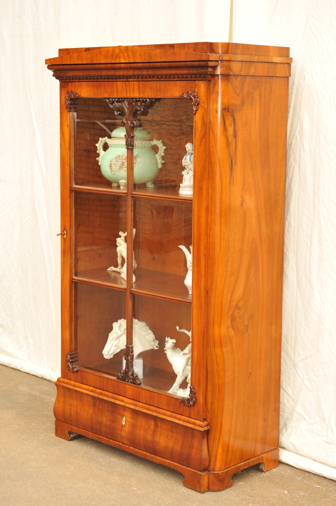 Buecherschrank_Biedermeier_Nussbaum_2862