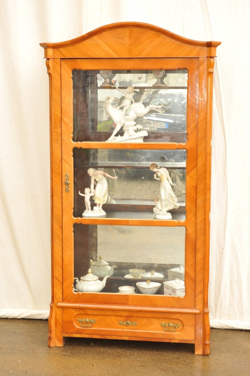 Vitrine_Kirsche_Seiten_verglast_2887