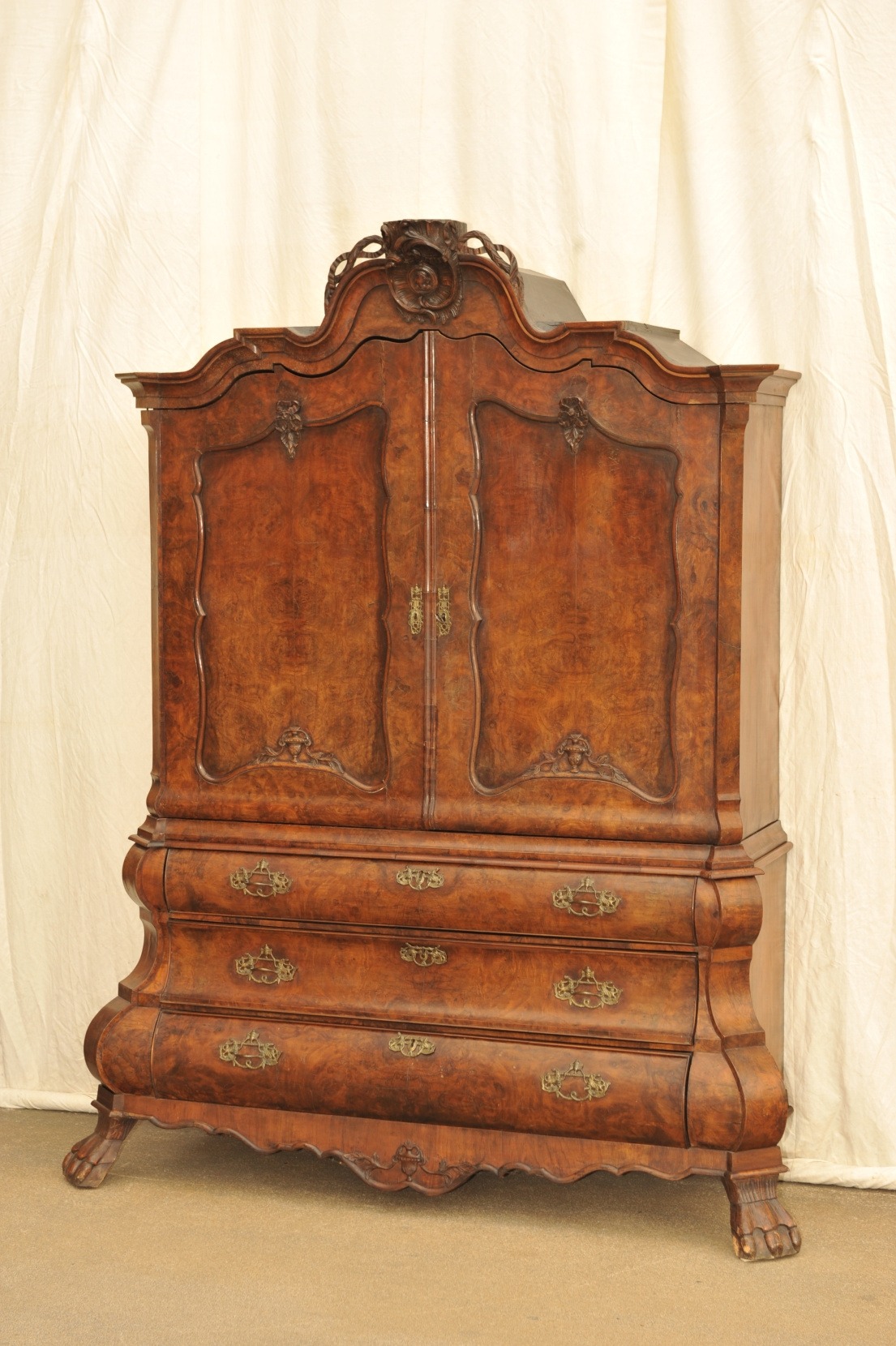 Aufsatzschrank Barock holländischer Vasenschrank