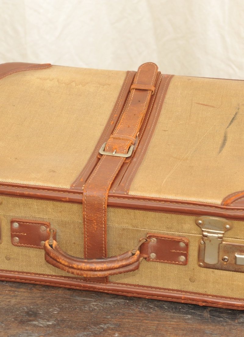 antiker Koffer, alt, mit Leder besetzte Kanten