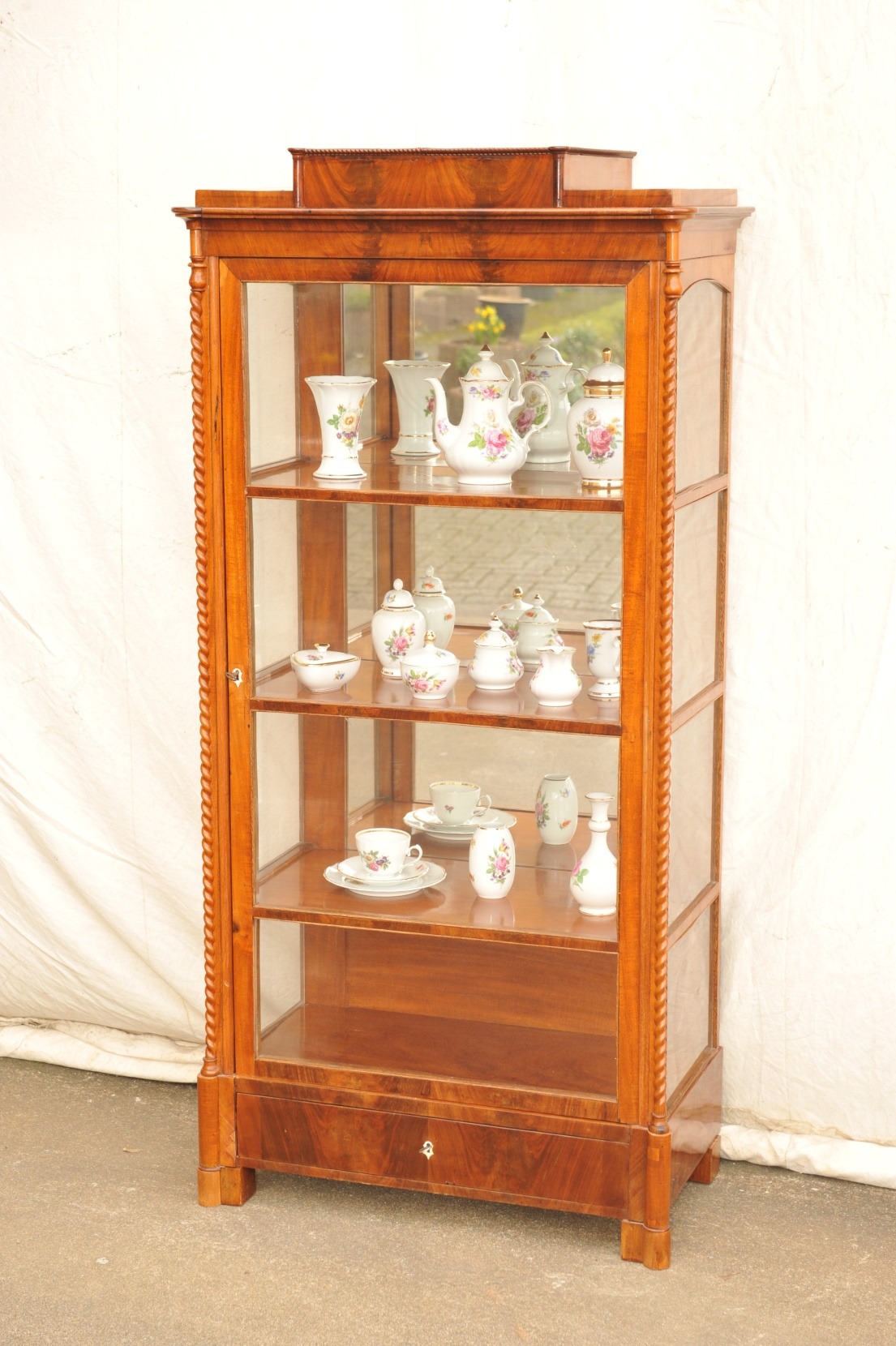 kleine Biedermeier Vitrine Seiten verglast