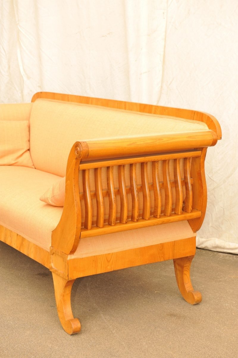 Biedermeier Sofa Esche Antik im Hof antikes Biedermeier Sofa Esche