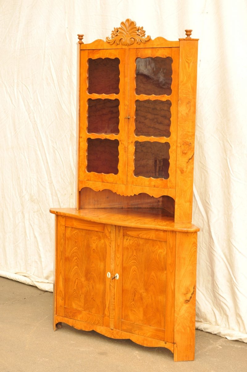 Eckschrank mit Aufsatzvitrine Biedermeier Esche