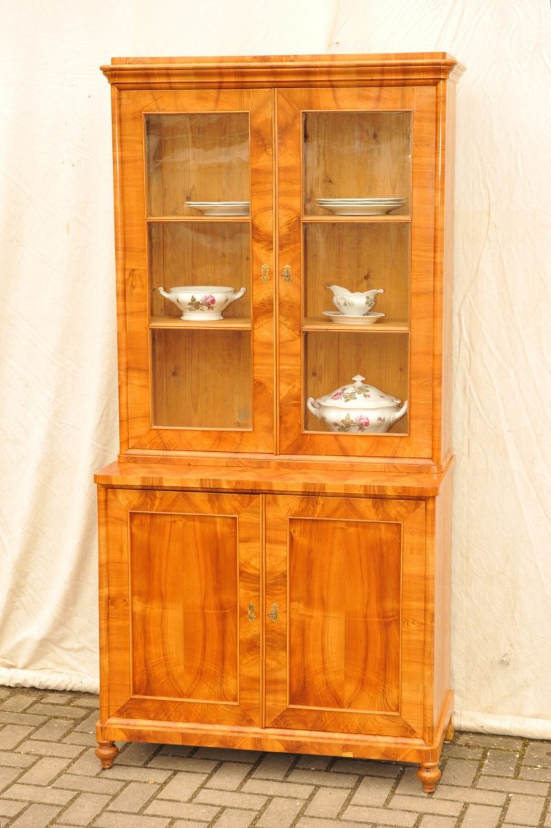 Biedermeier Halbschrank mit Aufsatzvitrine