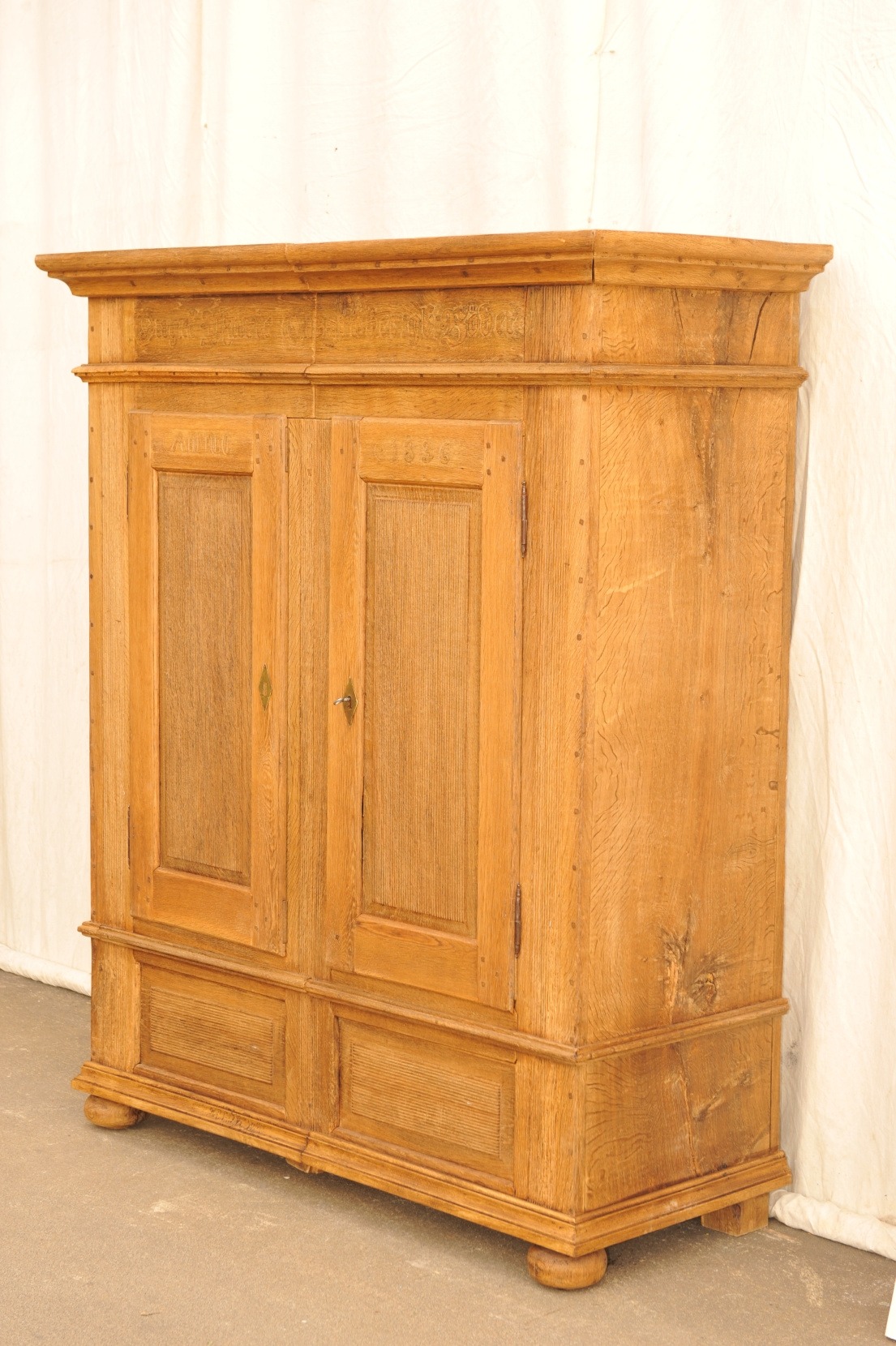 antiker Eichenschrank , Rillendekor, Brautgabe 1836