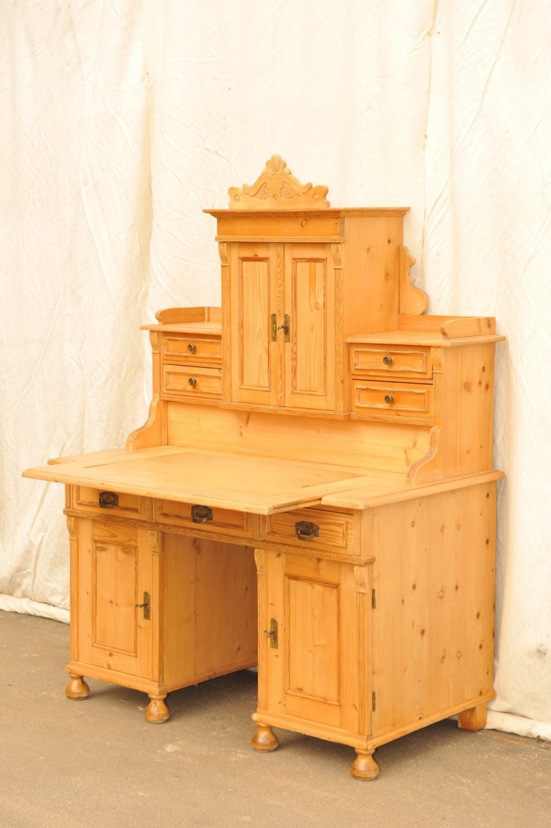 Weichholz Schreibtisch um 1900 erbaut