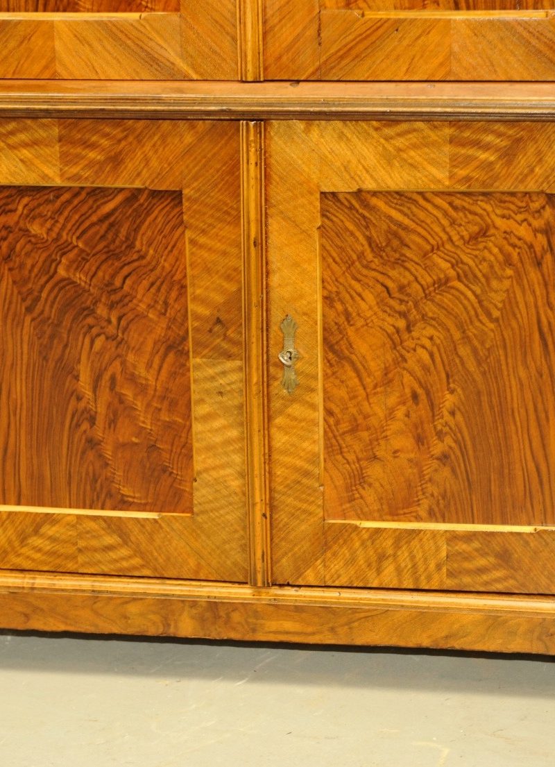 Detail dreigeschossiger Aktenschrank Gründerzeit