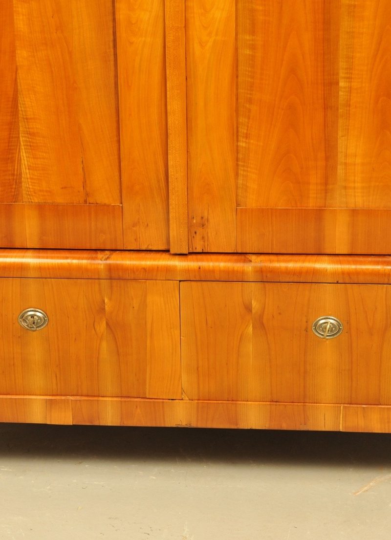 Detail herrschaftlicher Schrank Biedermeier, Rheinland