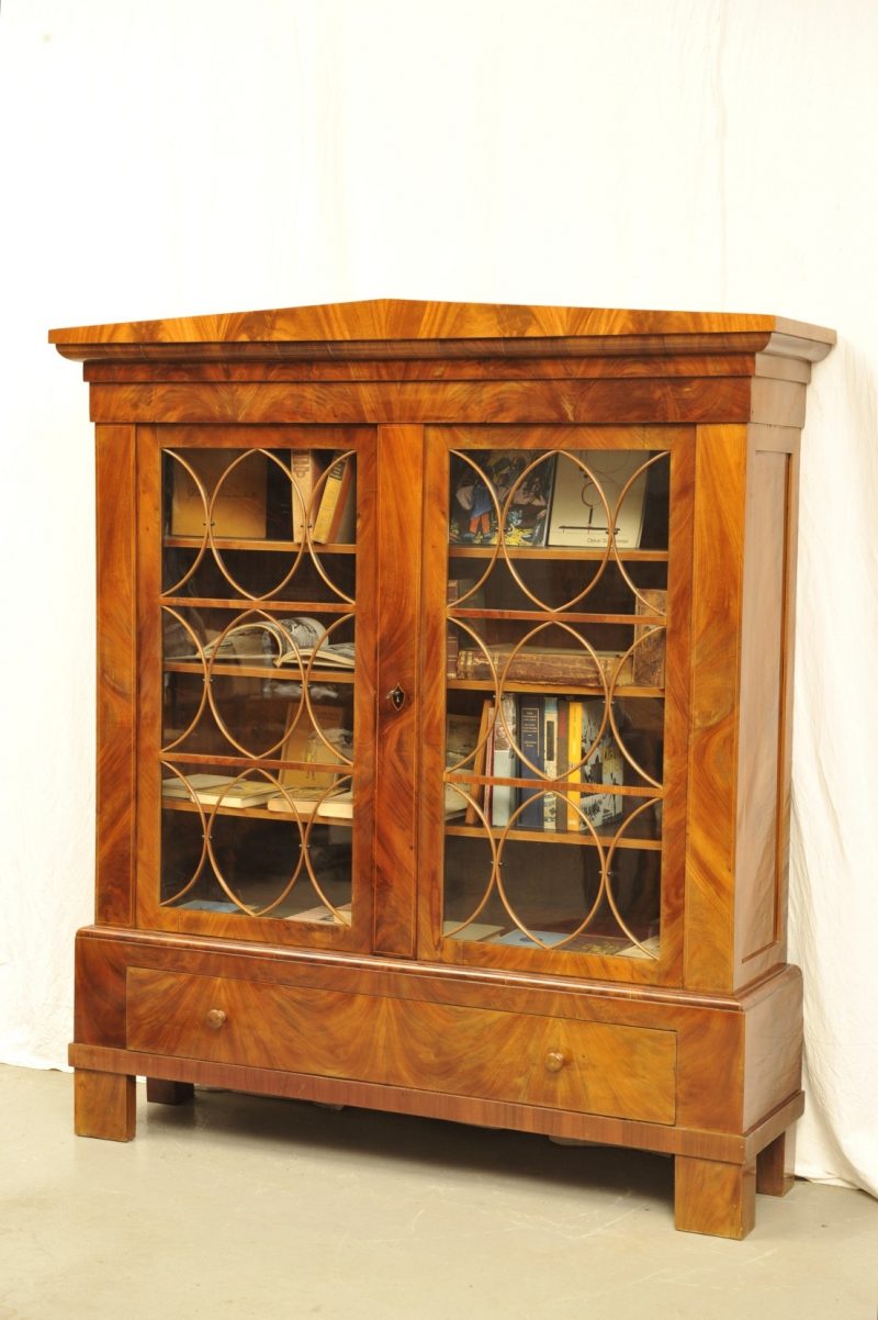 großer Biedermeier Bücherschrank Mahagoni