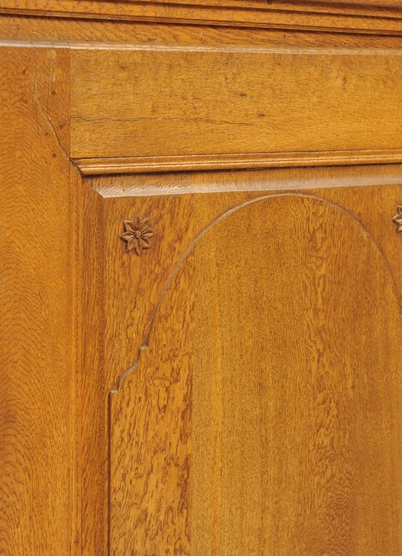 Detail eintüriger Barockschrank Eiche