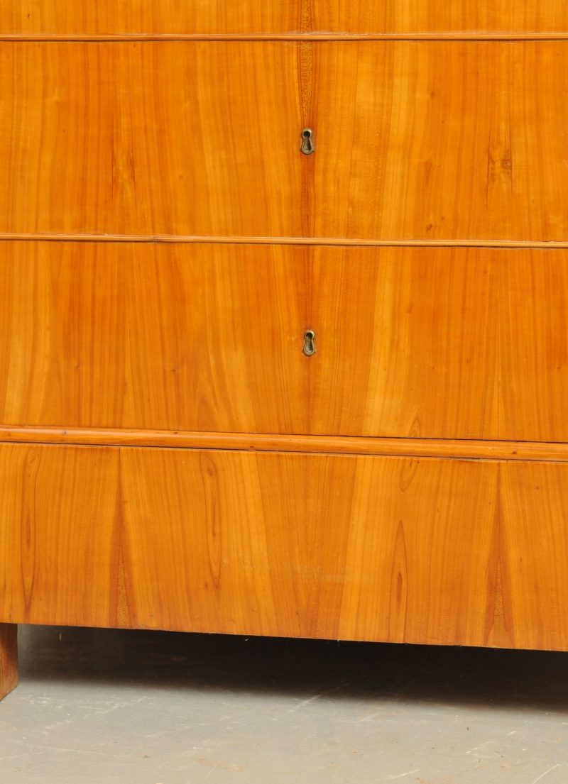 Detail Biedermeier Schrank Kirsche, sogenannter Blender