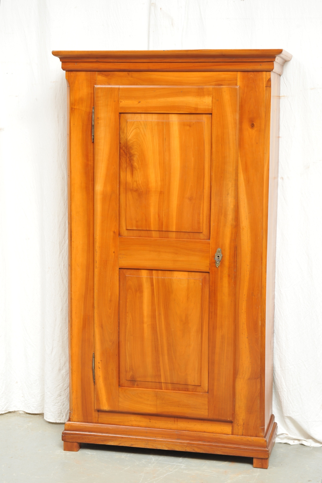 Biedermeier Wäscheschrank eintürig, Kirschbaum