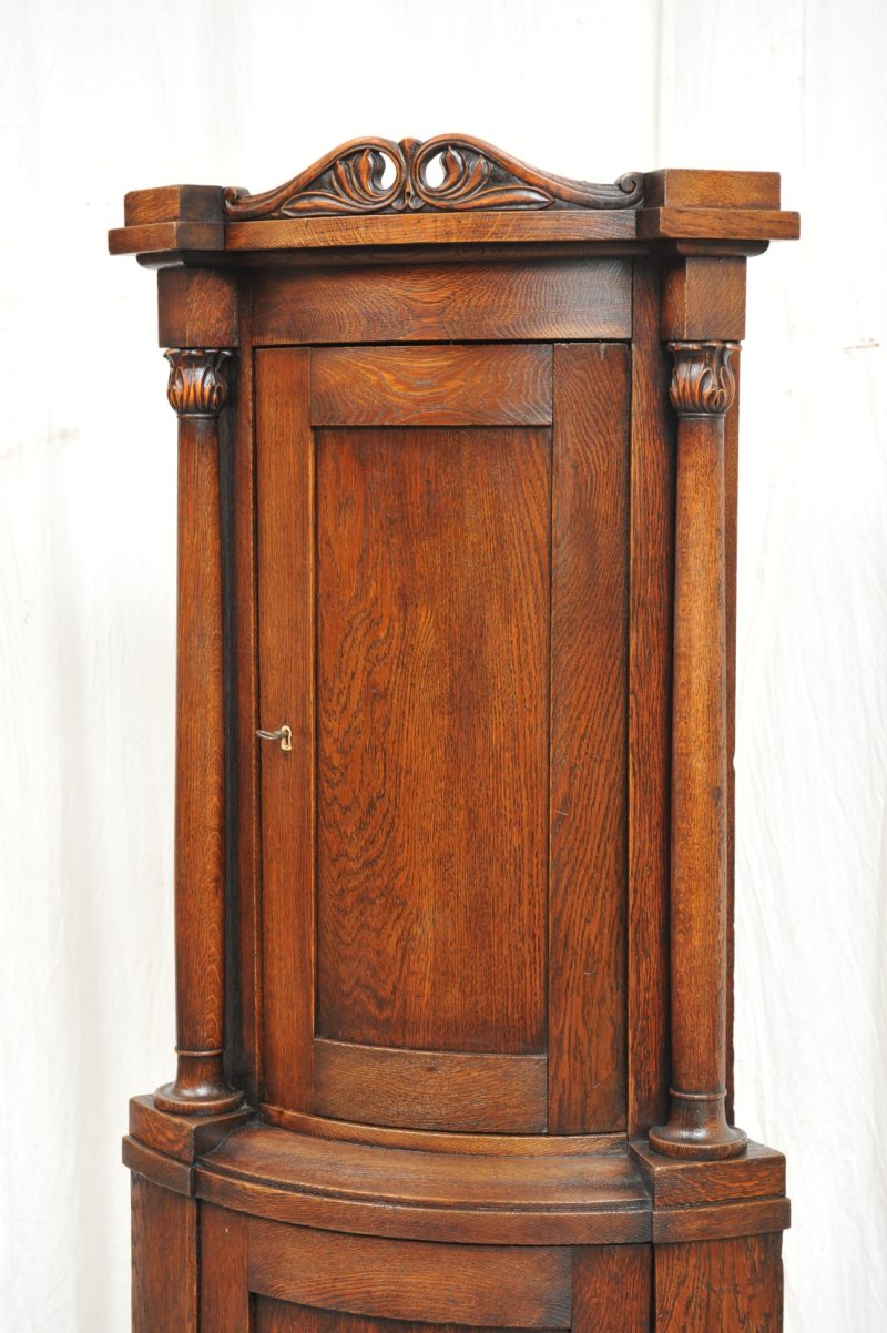 Detail Biedermeier Eckschrank Eiche, Vierteltonne