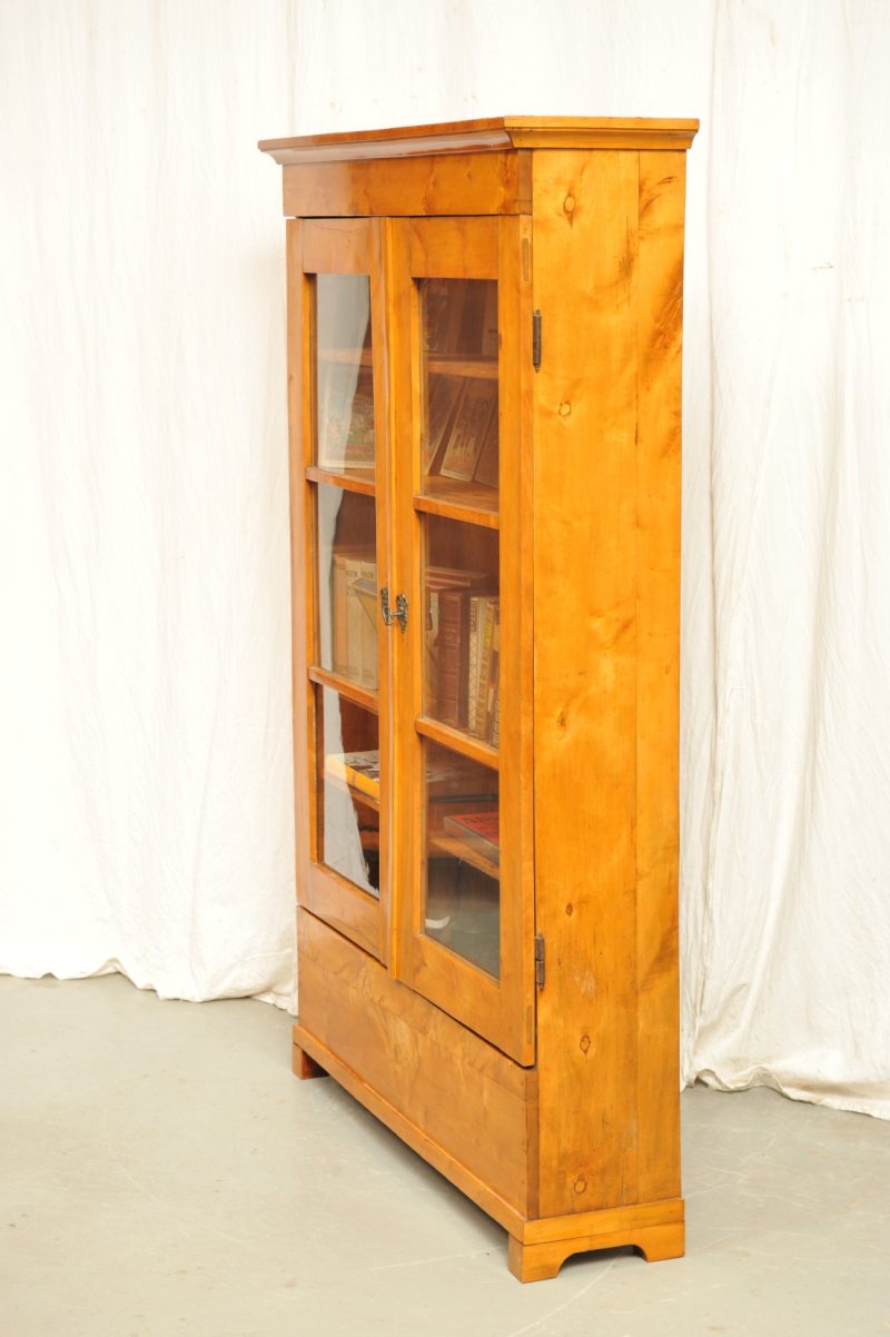 zweitüriger Vitrinenschrank Biedermeier Birke