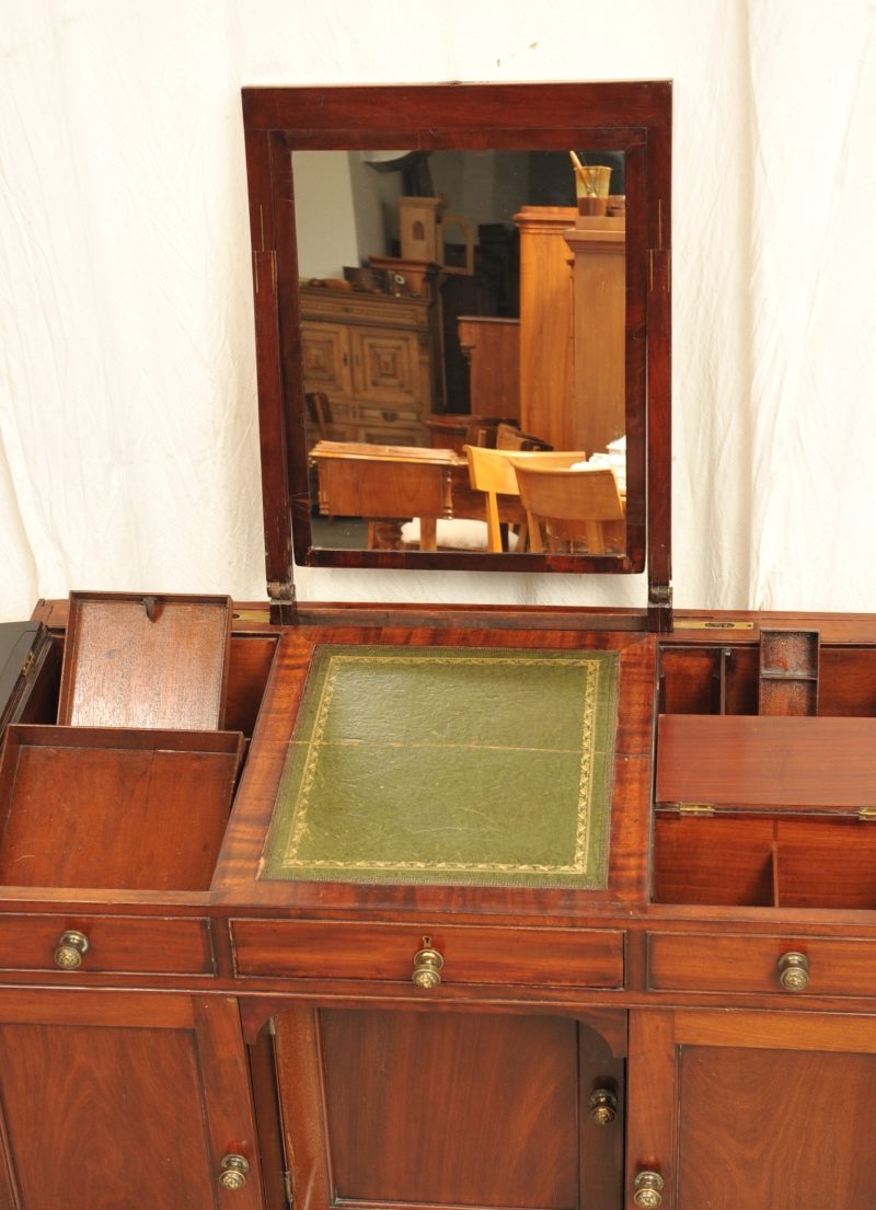 klassizistischer Schreibtisch mit Frisiertischeinrichtung Mahagoni