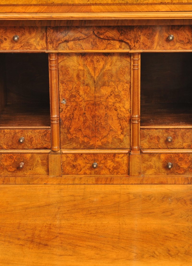 Detail prächtiger Schreibschrank Gründerzeit Nussbaum