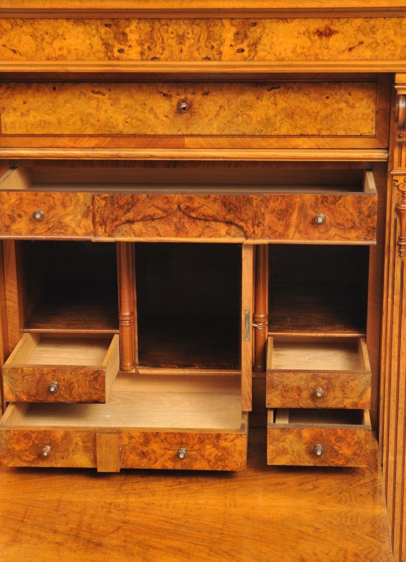 Detail prächtiger Schreibschrank Gründerzeit Nussbaum