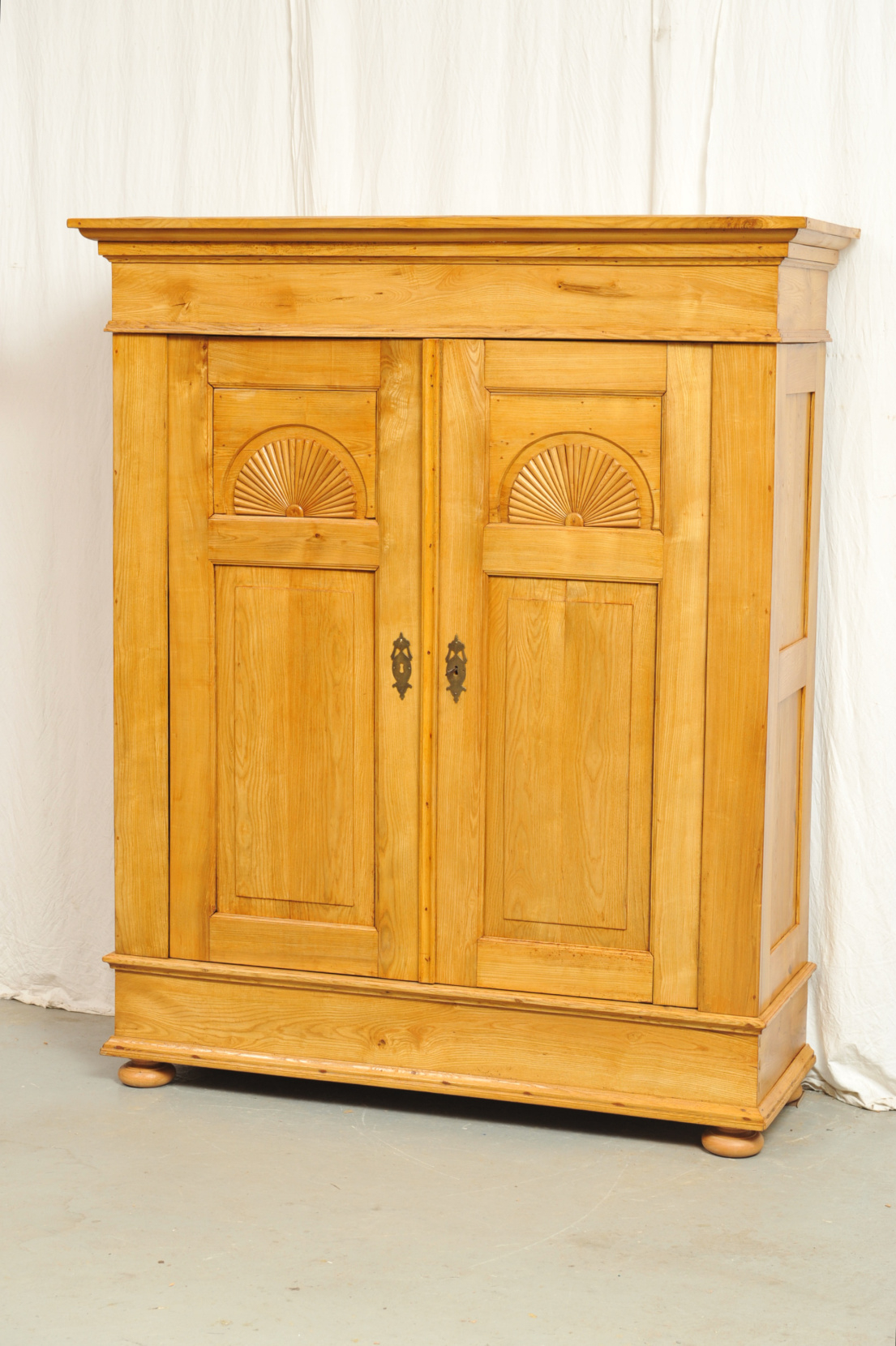 Biedermeier Dielenschrank Esche