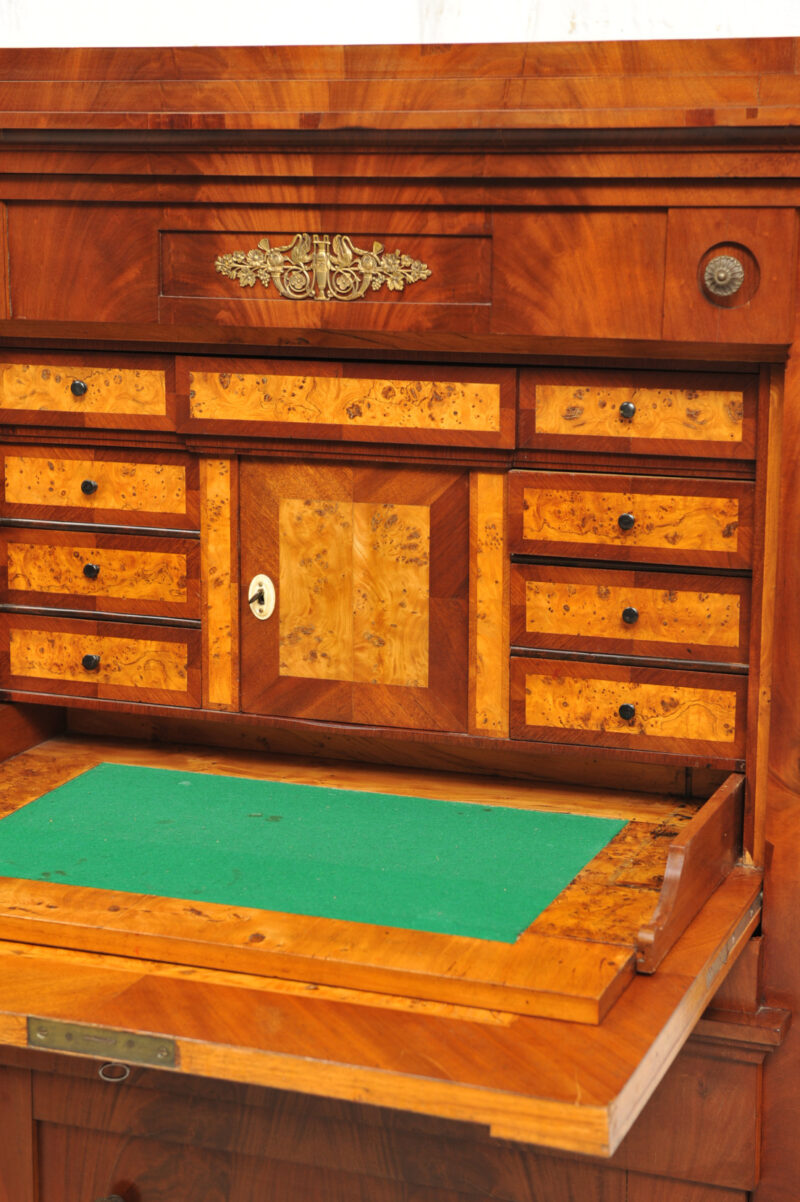 Detail konischer Schreibschrank Biedermeier Mahagoni