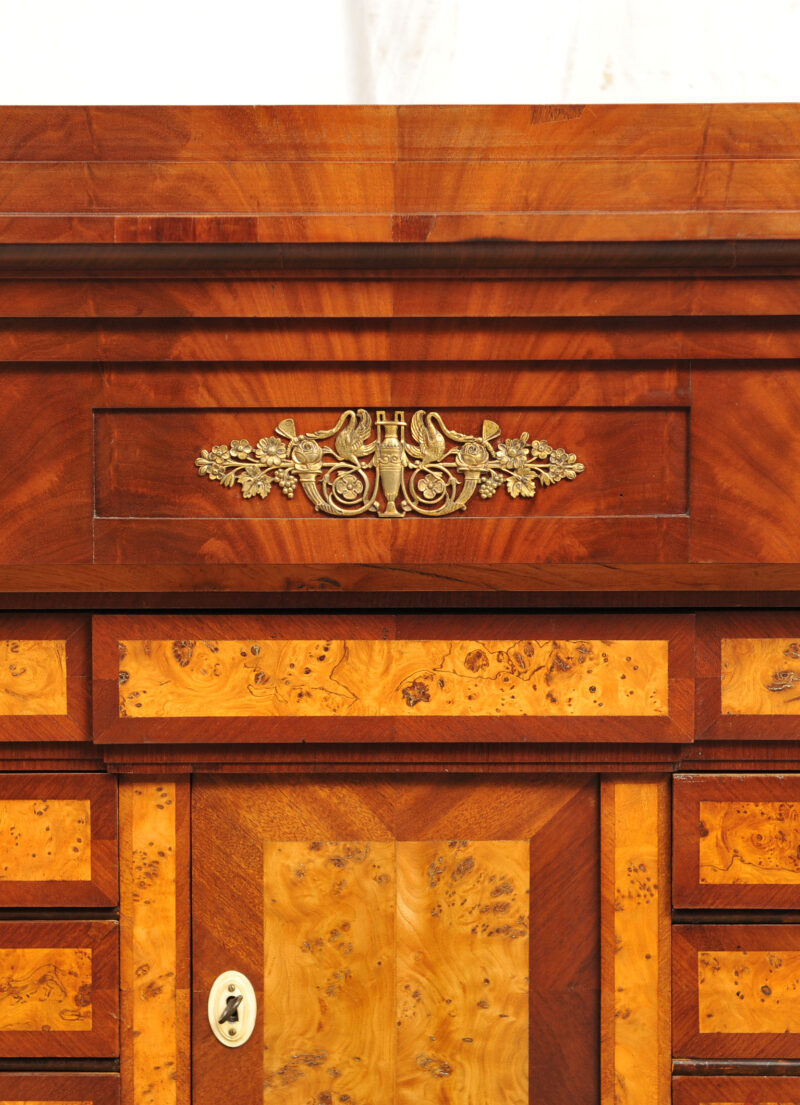 Detail konischer Schreibschrank Biedermeier Mahagoni