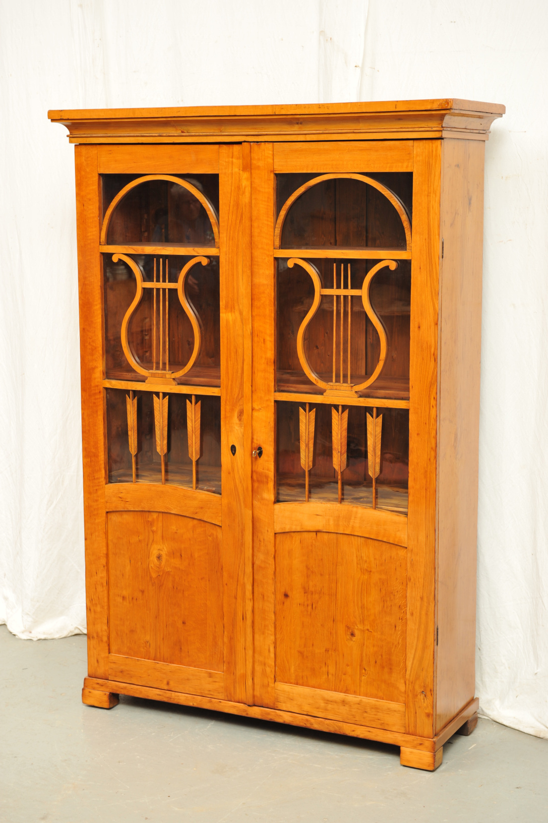 Biedermeier Bücherschrank Birnbaum