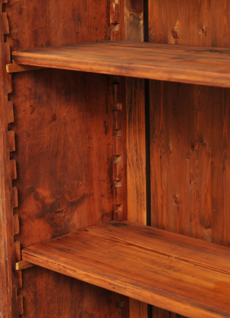 Detail Biedermeier Bücherschrank Birnbaum