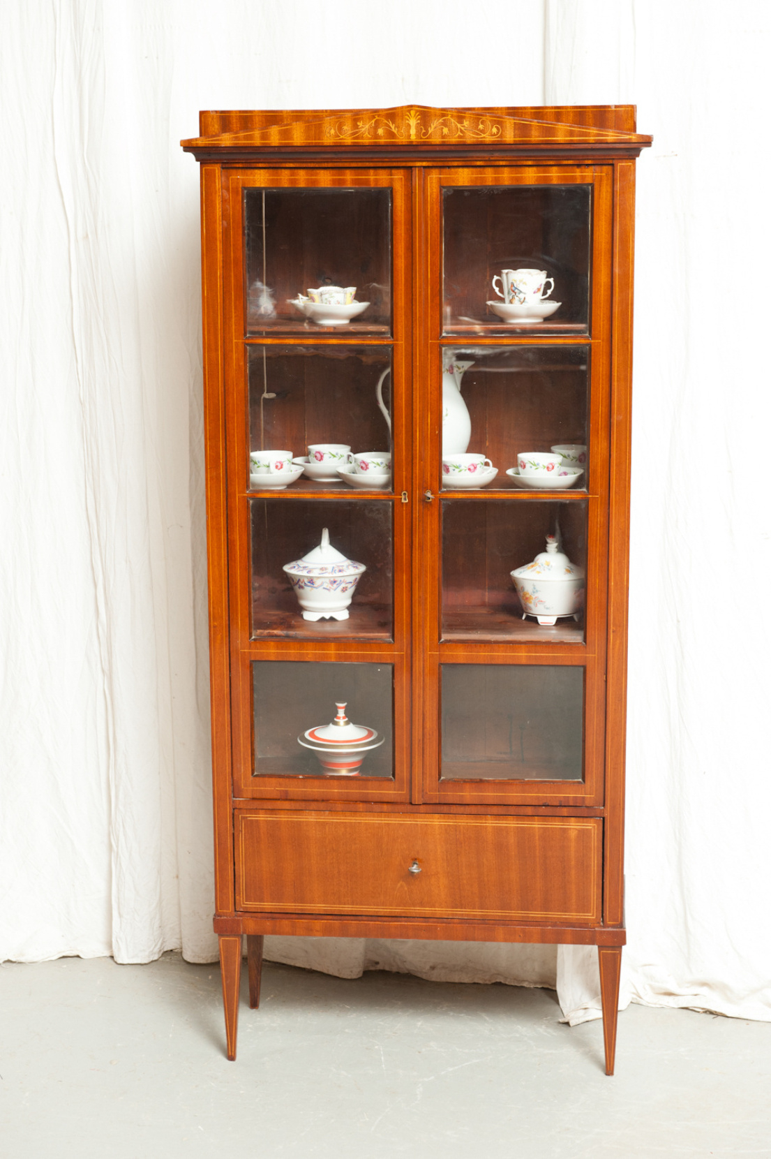 kleiner Vitrinenschrank Biedermeier Mahagoni