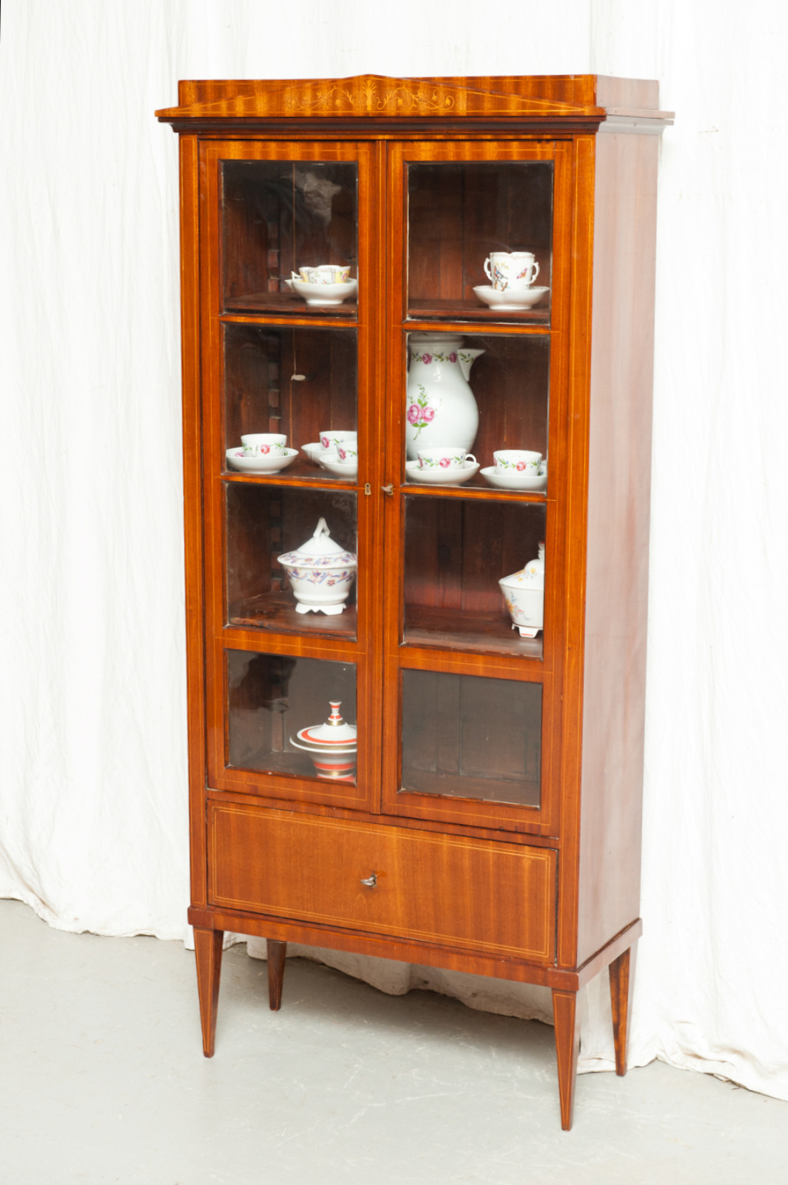 kleiner Vitrinenschrank Biedermeier Mahagoni
