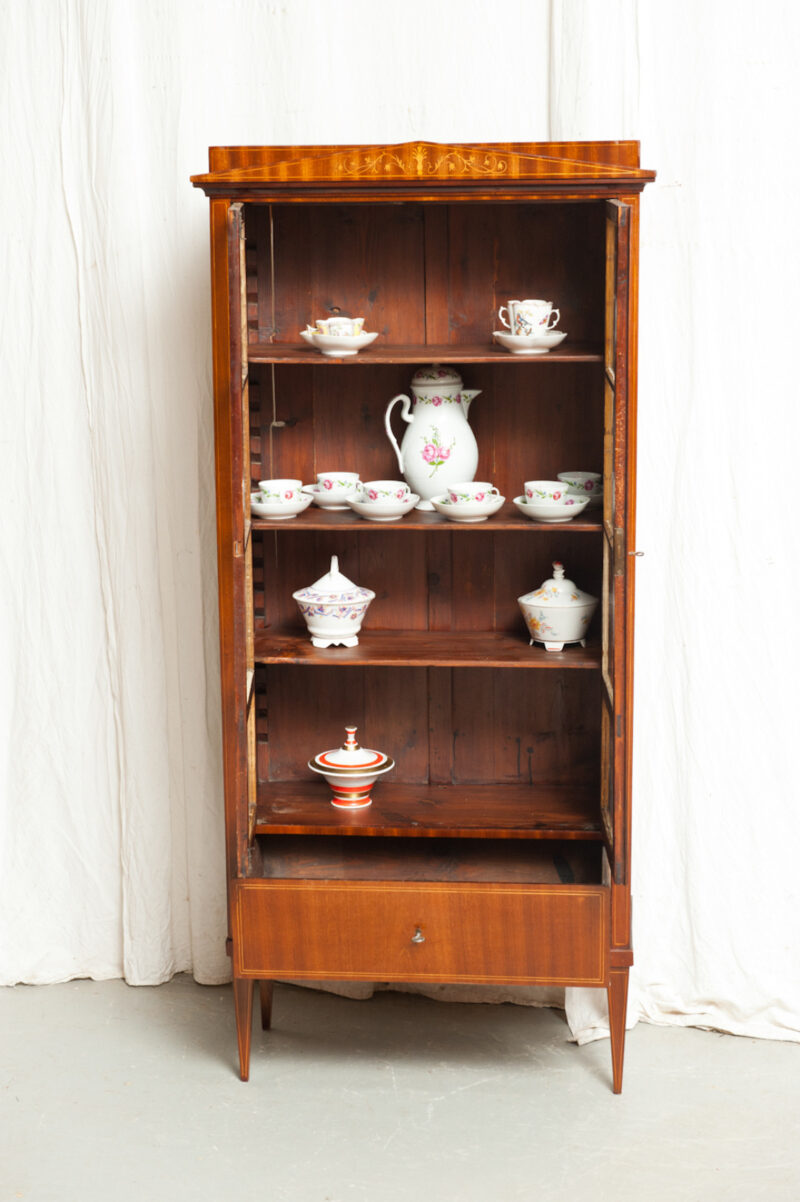 Detail kleiner Vitrinenschrank Biedermeier Mahagoni