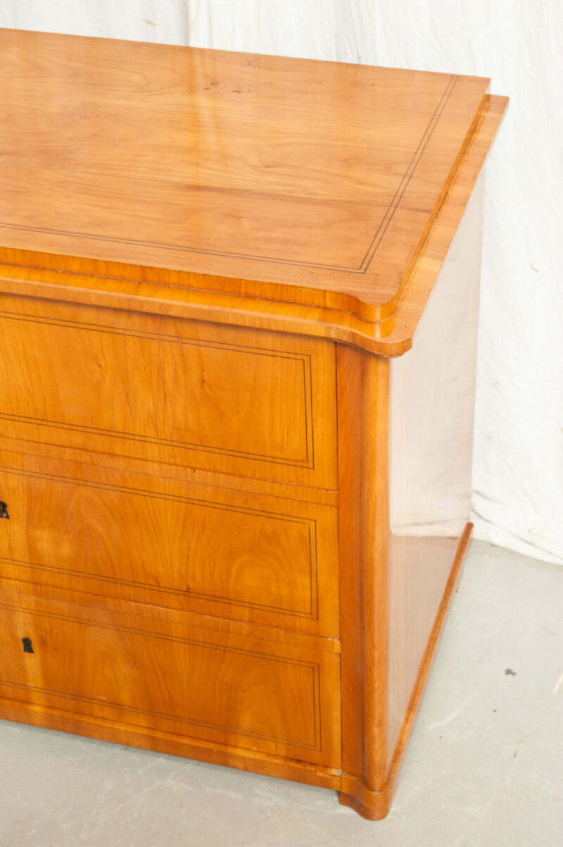 Detail Kommode Biedermeier Kirsche