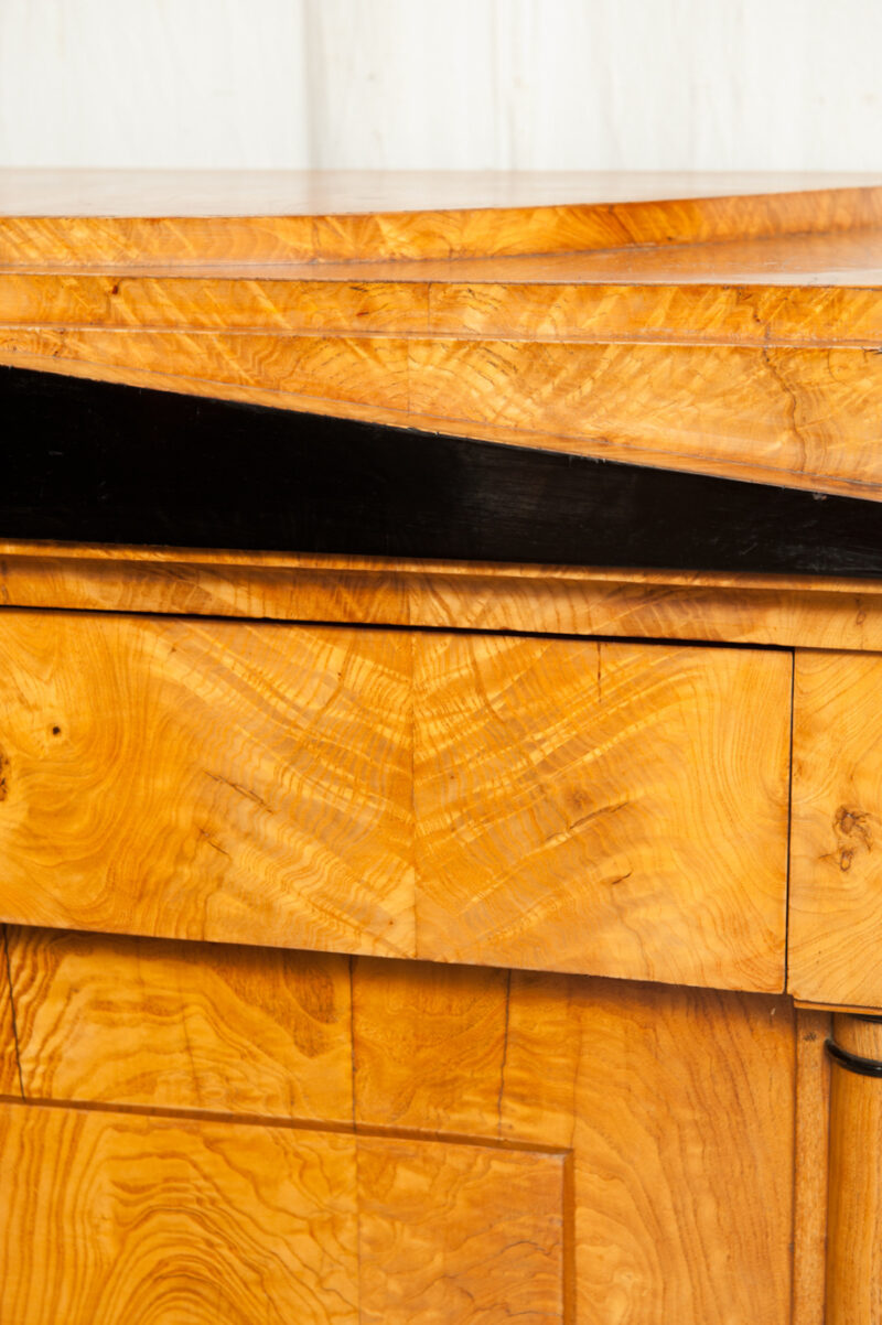 Detail Biedermeier Blender Schrank Esche
