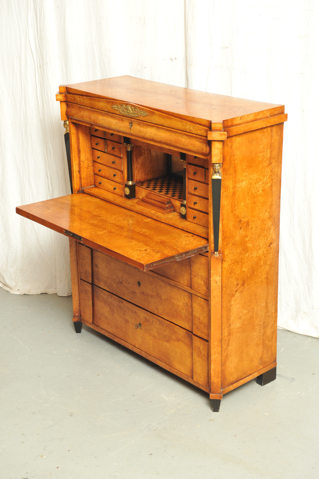 Biedermeier Schreibschrank karelische Birke