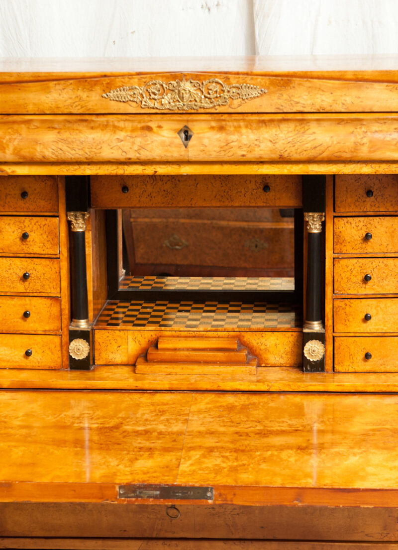 Detail Biedermeier Schreibschrank karelische Birke