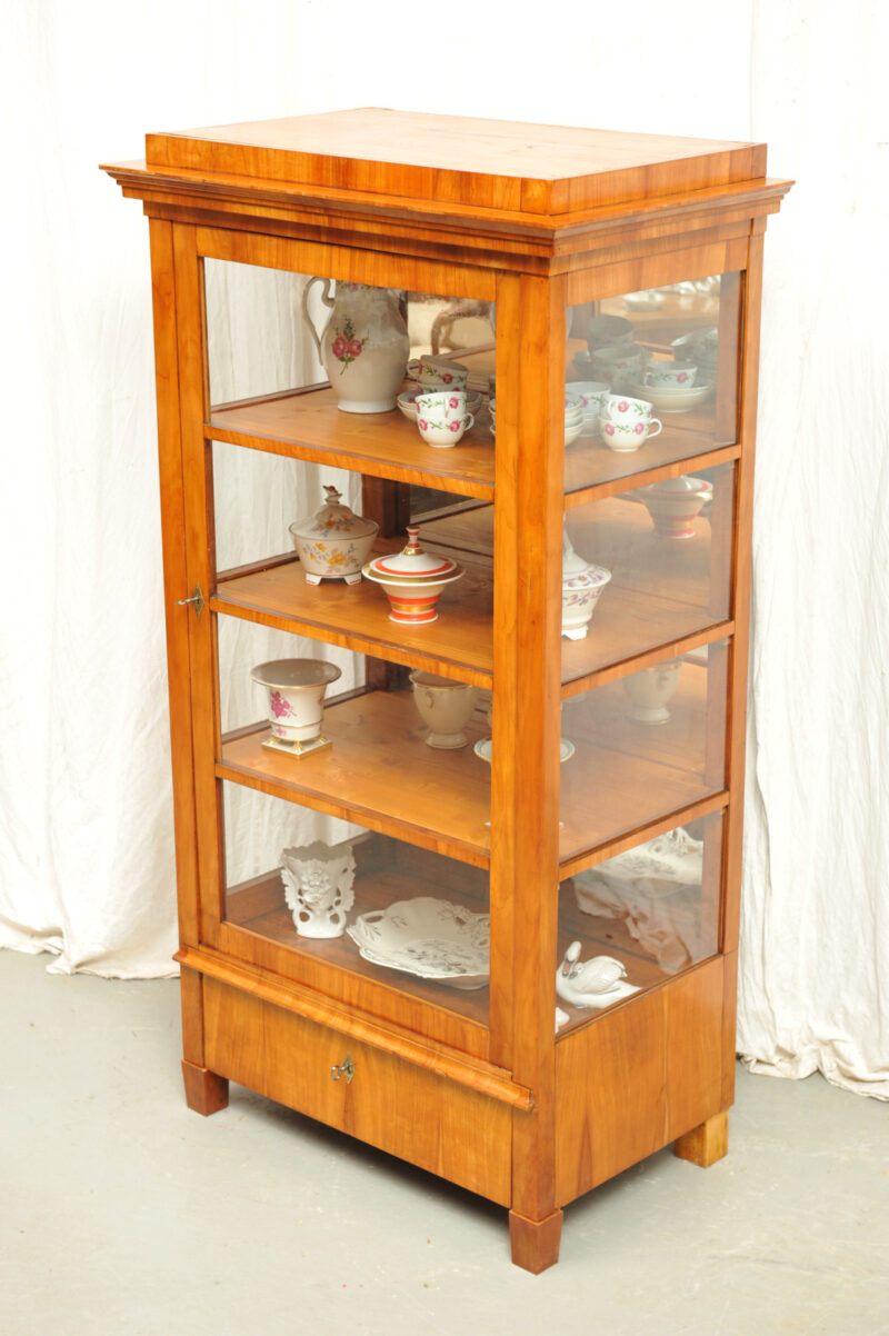 Biedermeier_Vitrine_Kirsche_3608 (7) dreiseitig verglaste Vitrine Biedermeier Kirsche