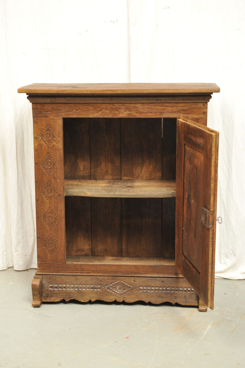 antiker_Brotschrank_Eiche_3610 (1) antiker Vorratsschrank Osnabrücker Land