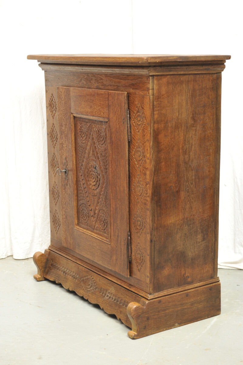 antiker_Brotschrank_Eiche_3610 (6) antiker Vorratsschrank Osnabrücker Land