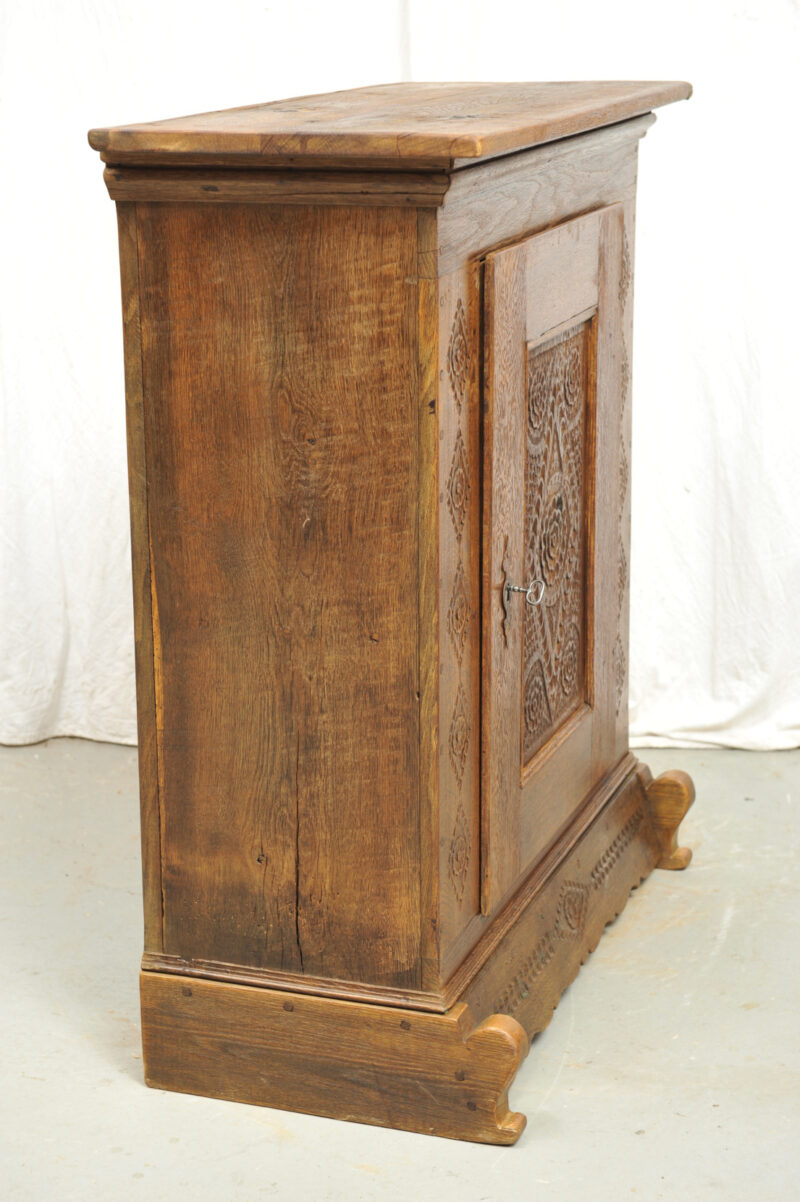 antiker_Brotschrank_Eiche_3610 (7) antiker Vorratsschrank Osnabrücker Land