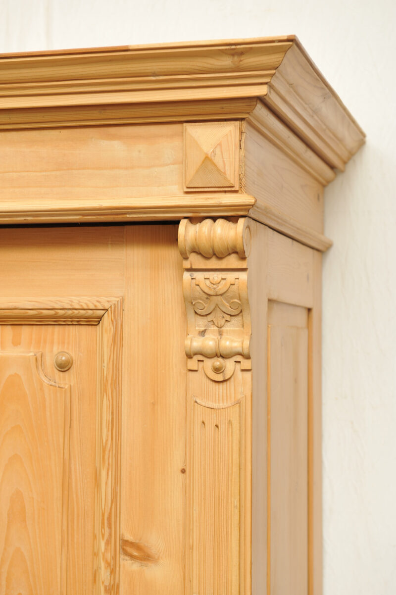 Gruenderzeit_Dielenschrank_Weichholz_3611 (5) Detail großer zerlegbarer Weichholzschrank Gründerzeit