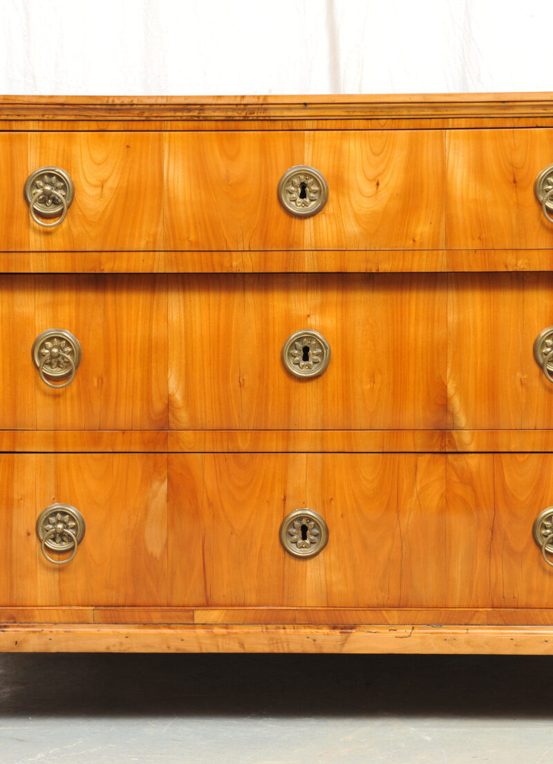 süddeutsche Biedermeier Kommode Kirschbaum furniert